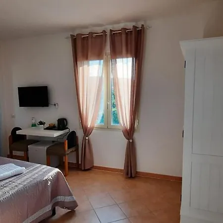 Monte Becco Panoramic 4* סנטה טרזה גאיורה